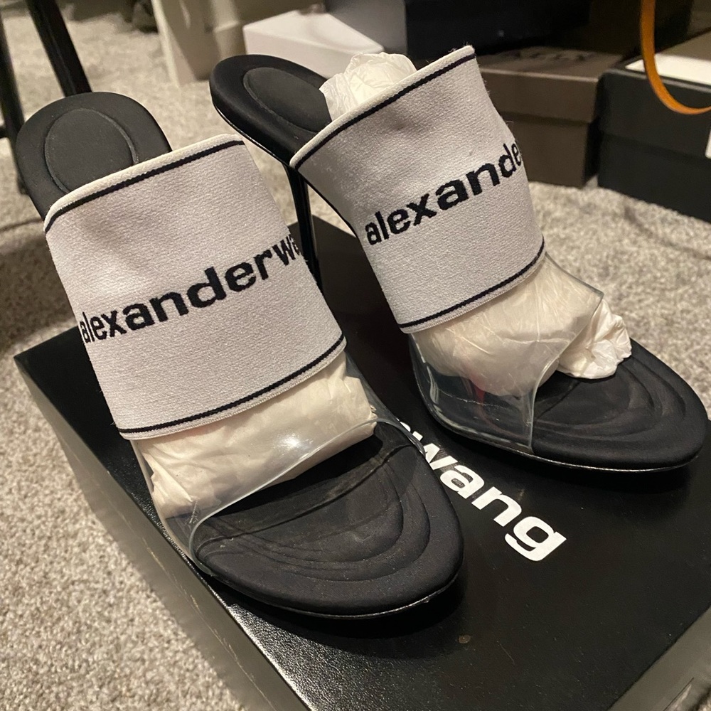 Alexander Wang sandal Heels! Excellent Condition worn once! Size 39 White